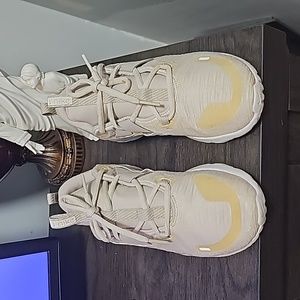 2×$50 Nike renew size 6.5